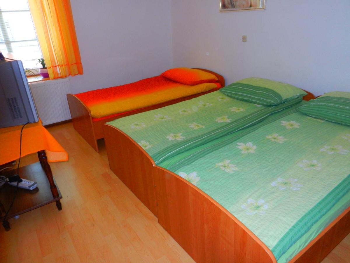 Gostilna Stara Posta Hotel Podkraj Екстериор снимка