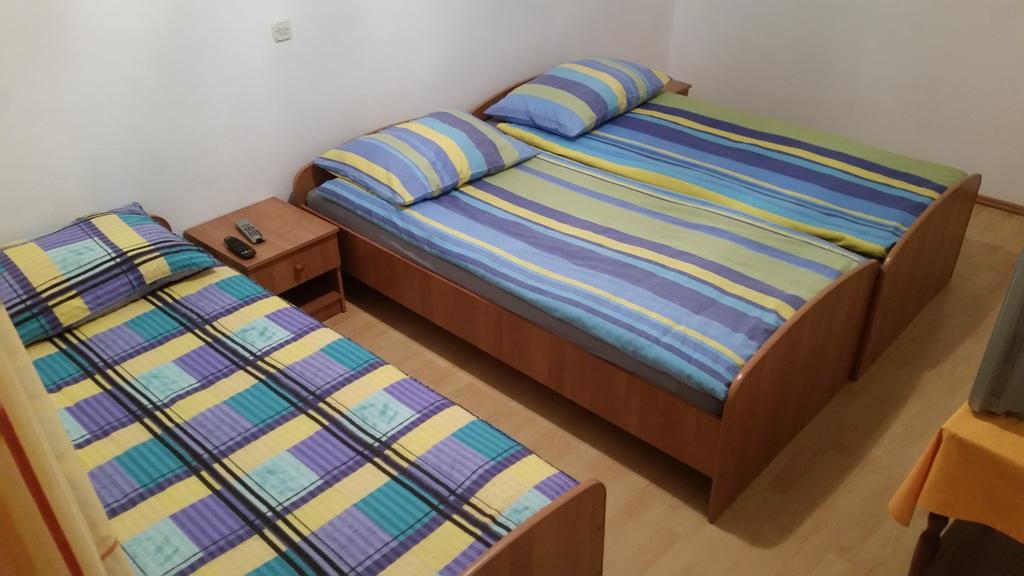 Gostilna Stara Posta Hotel Podkraj Екстериор снимка