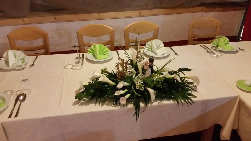 Gostilna Stara Posta Hotel Podkraj Екстериор снимка