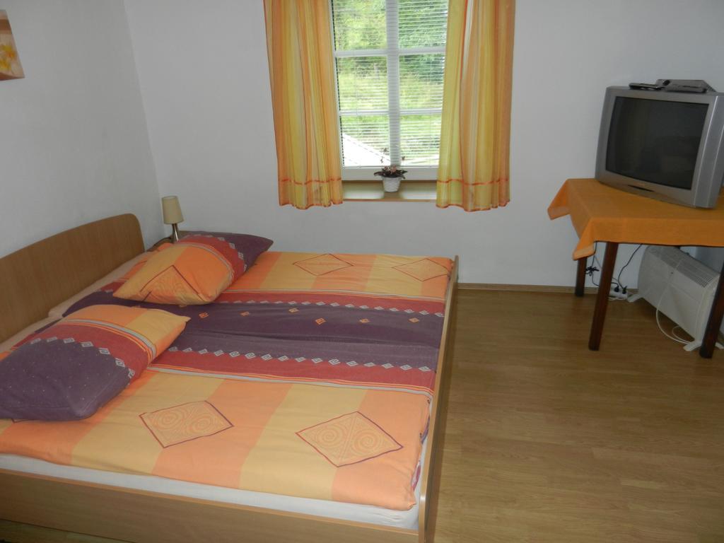 Gostilna Stara Posta Hotel Podkraj Екстериор снимка