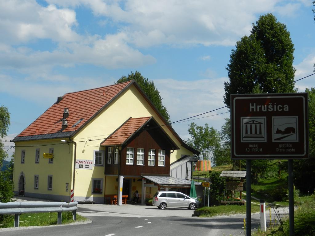 Gostilna Stara Posta Hotel Podkraj Екстериор снимка