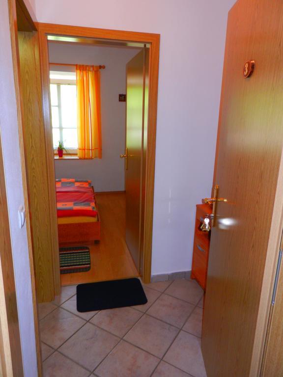Gostilna Stara Posta Hotel Podkraj Екстериор снимка